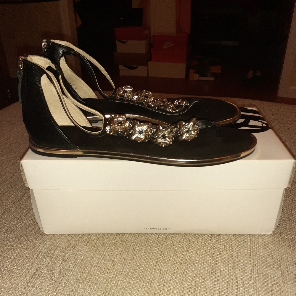 Shoes - Picture 5 of 8
